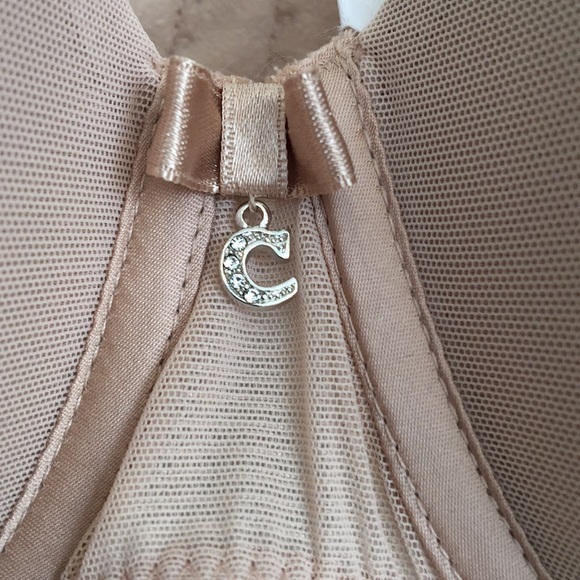 Chantelle Women’s Padded Underwire Bra - Picture 2 of 6